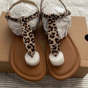 BNIB Pop Sugar leopard ankle strap thongs Sz 10
